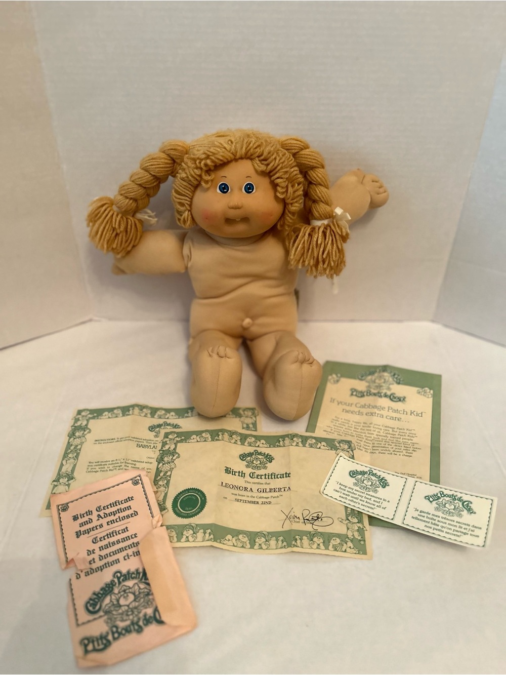 Cabbage patch kids doll vintage with Blonde 
Hair Doll with Birth Certificate